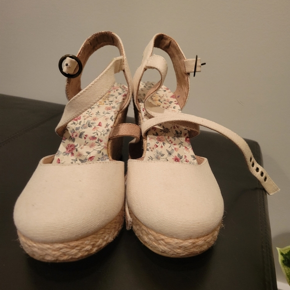 Wedge sandles - Picture 2 of 4